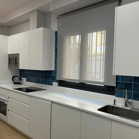 Apartament Enira 80 *